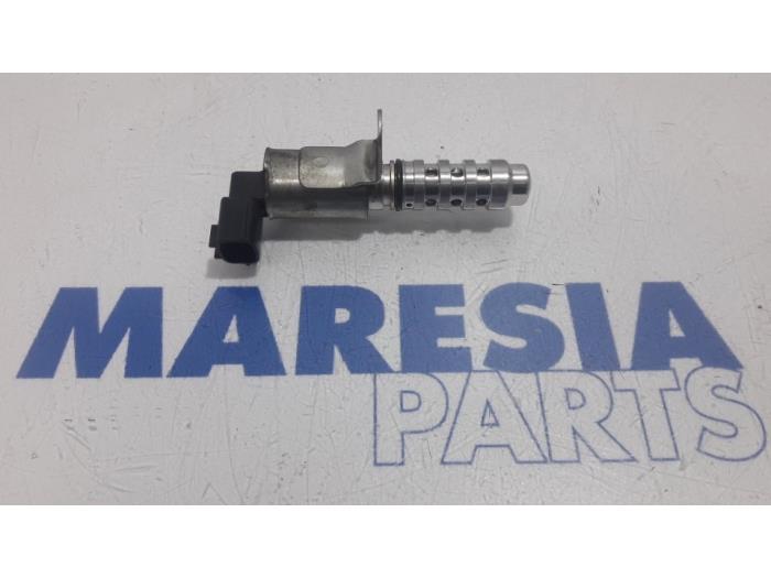 Gebruikte Sensor Nokkenas Renault Scénic III (JZ) 2.0 16V CVT Prijs € 50,00 Margeregeling aangeboden door Maresia Parts