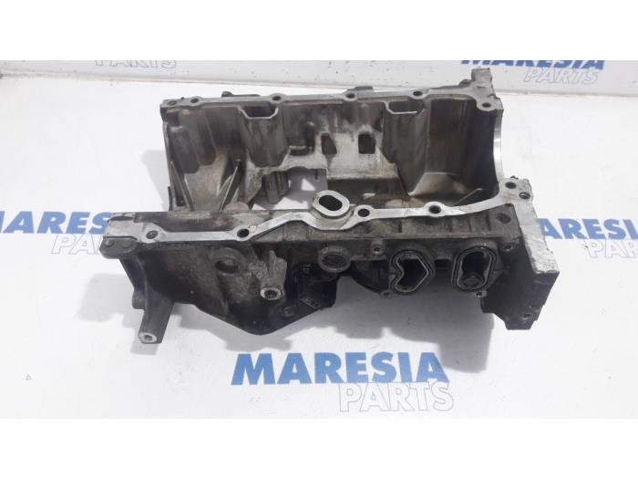 Gebruikte Carterpan Renault Captur I (2R) 1.2 TCE 16V EDC Prijs € 49,95 Margeregeling aangeboden door Maresia Parts