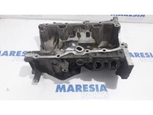 Gebruikte Carterpan Renault Captur (2R) 1.2 TCE 16V EDC Prijs € 75,00 Margeregeling aangeboden door Maresia Parts