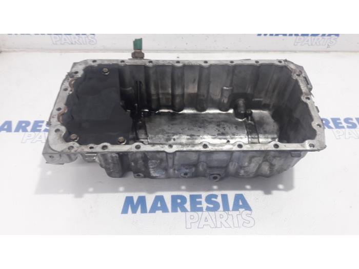 Gebruikte Carterpan Citroen C4 Picasso (UD/UE/UF) 2.0 HDiF 16V 135 Prijs € 50,00 Margeregeling aangeboden door Maresia Parts