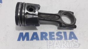 Gebruikte Zuiger Citroen C4 Picasso (UD/UE/UF) 2.0 HDiF 16V 135 Prijs € 60,00 Margeregeling aangeboden door Maresia Parts