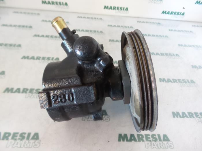 Gebruikte Servopomp Fiat Palio Weekend (178D) 1.2 MPI Fire Prijs € 40,00 Margeregeling aangeboden door Maresia Parts
