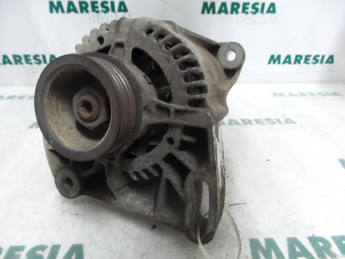Gebruikte Dynamo Fiat Palio Weekend (178D) 1.2 MPI Fire Prijs € 35,00 Margeregeling aangeboden door Maresia Parts