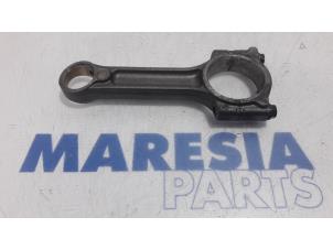 Gebruikte Drijfstang Renault Scénic III (JZ) 1.5 dCi 110 Prijs € 25,00 Margeregeling aangeboden door Maresia Parts