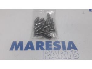 Gebruikte Klepstoter Fiat Doblo Cargo (263) 1.6 D Multijet Prijs € 60,50 Inclusief btw aangeboden door Maresia Parts