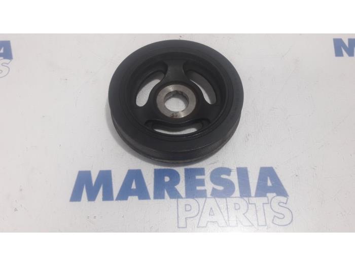 Gebruikte Poelie Krukas Peugeot Partner (GC/GF/GG/GJ/GK) 1.6 HDI 75 16V Prijs € 30,25 Inclusief btw aangeboden door Maresia Parts