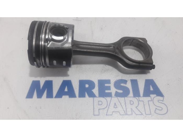 Gebruikte Zuiger Peugeot Partner (GC/GF/GG/GJ/GK) 1.6 HDI 75 16V Prijs € 60,50 Inclusief btw aangeboden door Maresia Parts