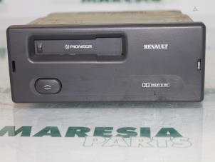 Gebruikte Radio Diversen Renault Espace (JE) 2.0i RTE,RXE Prijs € 35,00 Margeregeling aangeboden door Maresia Parts
