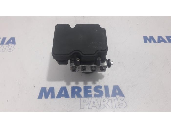 Gebruikte ABS Pomp Citroen Jumpy 1.6 Blue HDi 115 Prijs € 254,10 Inclusief btw aangeboden door Maresia Parts