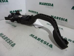 Gaspedaalpositie Sensor van een Fiat Doblo (223A/119) 1.9 JTD Multijet 2007