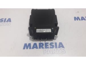 Gebruikte Head-up display Peugeot 3008 I (0U/HU) 1.6 16V THP 150 Prijs € 124,95 Margeregeling aangeboden door Maresia Parts