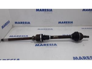 Gebruikte Steekas rechts-voor Peugeot 3008 I (0U/HU) 1.6 16V THP 150 Prijs € 39,90 Margeregeling aangeboden door Maresia Parts