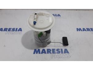Gebruikte Tank element Pomp Peugeot 3008 I (0U/HU) 1.6 16V THP 150 Prijs € 25,00 Margeregeling aangeboden door Maresia Parts