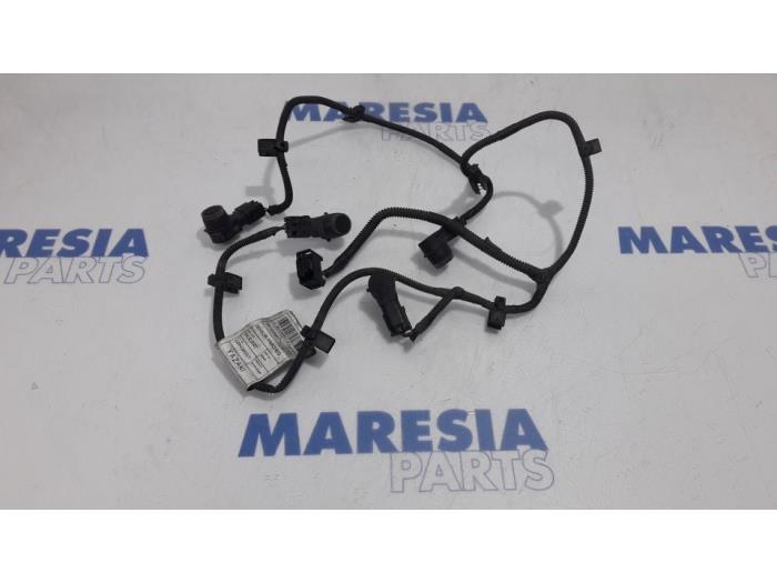 Gebruikte PDC Sensor Set Fiat Fiorino (225) 1.3 JTD 16V Multijet Prijs € 152,46 Inclusief btw aangeboden door Maresia Parts