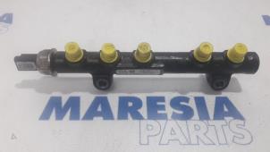 Gebruikte Injector brug Peugeot 208 I (CA/CC/CK/CL) 1.4 HDi Prijs € 50,00 Margeregeling aangeboden door Maresia Parts