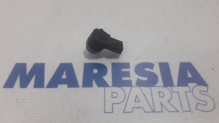 Gebruikte PDC Sensor Renault Scénic III (JZ) 2.0 16V CVT Prijs € 19,50 Margeregeling aangeboden door Maresia Parts
