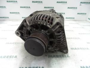 Gebruikte Dynamo Renault Megane Break/Grandtour (KA) 1.9 dCi Prijs € 35,00 Margeregeling aangeboden door Maresia Parts