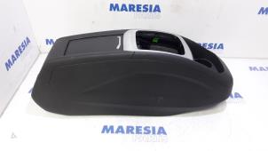 Gebruikte Middenconsoles Citroen C4 Picasso (3D/3E) 1.6 BlueHDI 120 Prijs € 69,99 Margeregeling aangeboden door Maresia Parts