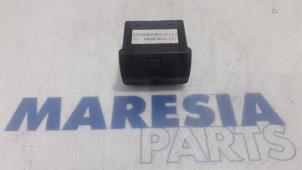 Gebruikte AUX/USB aansluiting Citroen Jumper (U9) Prijs € 24,20 Inclusief btw aangeboden door Maresia Parts
