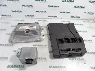 Gebruikte Computer Motormanagement Renault Grand Scénic II (JM) 1.6 16V Prijs € 225,75 Margeregeling aangeboden door Maresia Parts