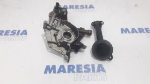 Gebruikte Oliepomp Fiat Doblo (223A/119) 1.4 Prijs € 75,00 Margeregeling aangeboden door Maresia Parts