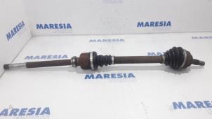 Gebruikte Steekas rechts-voor Peugeot 308 (4A/C) 1.6 16V THP 150 Prijs € 35,00 Margeregeling aangeboden door Maresia Parts