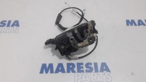 Gebruikte Portierslot Mechaniek 4Deurs rechts-voor Peugeot 508 (8D) 2.0 Hybrid4 16V Prijs € 45,00 Margeregeling aangeboden door Maresia Parts