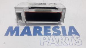 Gebruikte Display Interieur Renault Kangoo/Grand Kangoo (KW) 1.6 16V Prijs € 30,00 Margeregeling aangeboden door Maresia Parts