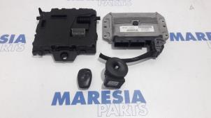 Gebruikte Computer Motormanagement Renault Kangoo/Grand Kangoo (KW) 1.6 16V Prijs € 262,50 Margeregeling aangeboden door Maresia Parts