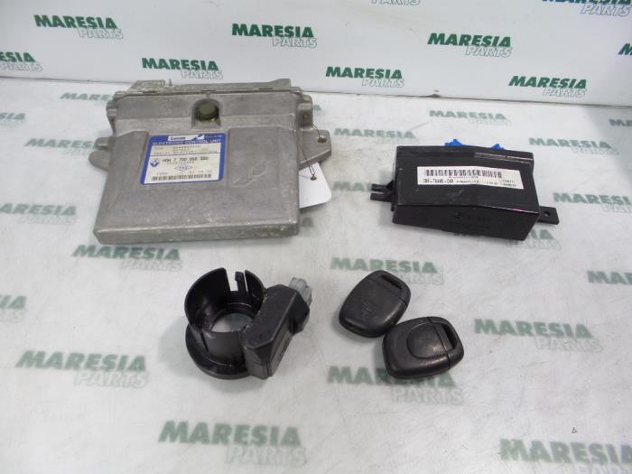 Gebruikte Computer Motormanagement Renault Kangoo (KC) 1.9 D 55 Prijs € 75,00 Margeregeling aangeboden door Maresia Parts