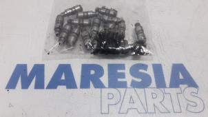 Gebruikte Klepstoter Fiat Doblo (263) 1.3 D Multijet Prijs € 60,50 Inclusief btw aangeboden door Maresia Parts