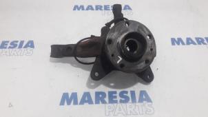 Gebruikte Asschenkel links-voor Renault Kangoo/Grand Kangoo (KW) 1.6 16V Prijs € 65,00 Margeregeling aangeboden door Maresia Parts