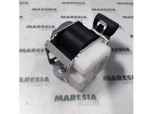Gebruikte Veiligheidsgordel links-achter Alfa Romeo 147 (937) 2.0 Twin Spark 16V Prijs € 25,00 Margeregeling aangeboden door Maresia Parts