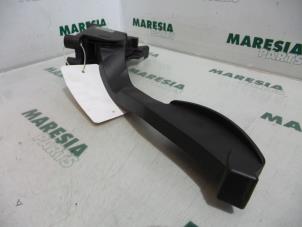 Gebruikte Gaspedaalpositie Sensor Alfa Romeo 147 (937) 2.0 Twin Spark 16V Prijs € 40,00 Margeregeling aangeboden door Maresia Parts