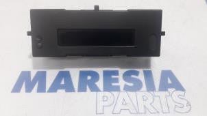 Gebruikte Display Interieur Renault Kangoo Express (FW) 1.5 dCi 70 Prijs € 36,30 Inclusief btw aangeboden door Maresia Parts