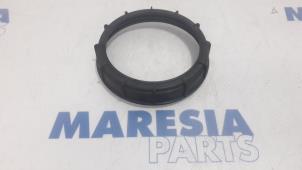 Gebruikte Tank element Pomp Peugeot 207/207+ (WA/WC/WM) 1.4 16V Prijs € 10,00 Margeregeling aangeboden door Maresia Parts