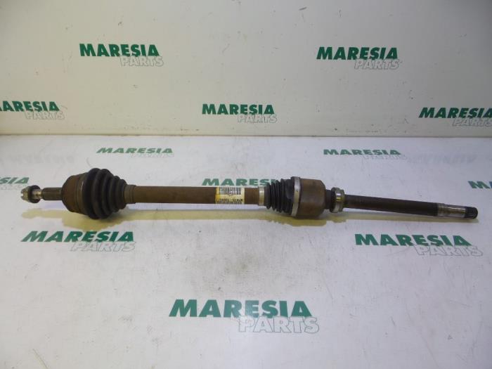 Gebruikte Steekas rechts-voor Peugeot 308 (L3/L8/LB/LH/LP) 1.6 16V THP Prijs € 105,00 Margeregeling aangeboden door Maresia Parts