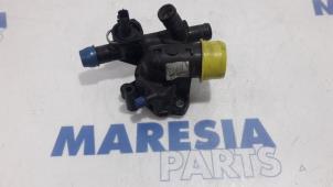 Gebruikte Thermostaathuis Renault Trafic New (FL) 2.0 dCi 16V 115 Prijs € 30,25 Inclusief btw aangeboden door Maresia Parts