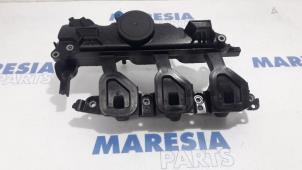 Gebruikte Inlaatspruitstuk Renault Trafic New (FL) 2.0 dCi 16V 115 Prijs € 72,60 Inclusief btw aangeboden door Maresia Parts