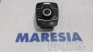 Gebruikte Navigatie bedienings paneel Peugeot 508 (8D) 2.0 Hybrid4 16V Prijs € 65,00 Margeregeling aangeboden door Maresia Parts
