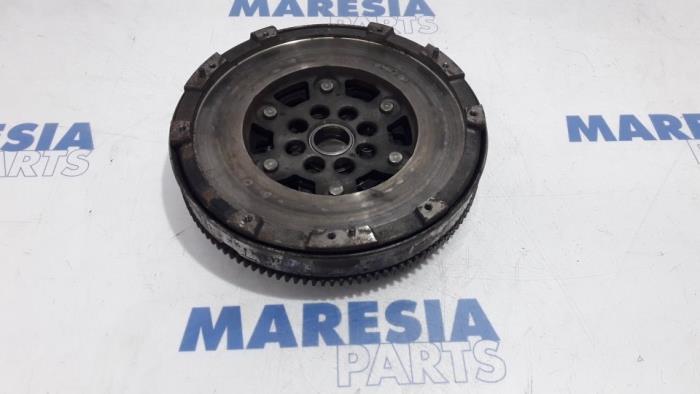 Gebruikte Vliegwiel Alfa Romeo MiTo (955) 1.3 JTDm 16V Prijs € 105,00 Margeregeling aangeboden door Maresia Parts