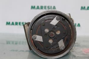 Gebruikte Aircopomp Renault Clio II (BB/CB) 1.6 16V Prijs € 65,00 Margeregeling aangeboden door Maresia Parts