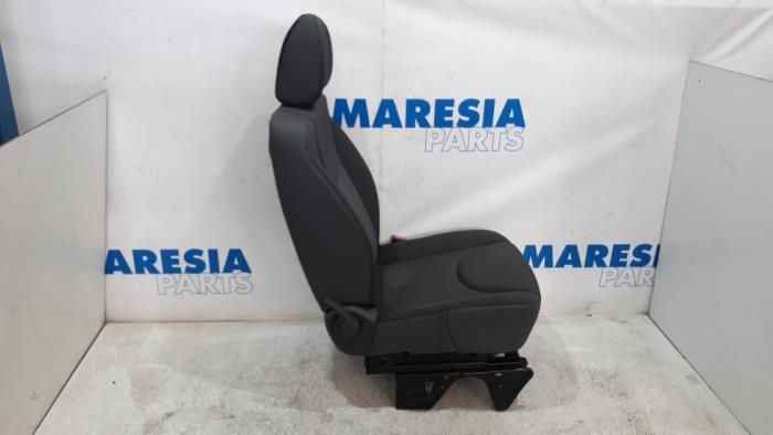 Peugeot Expert - Stoel rechts