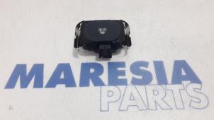 Gebruikte Regensensor Peugeot 308 SW (4E/H) 1.6 HDi 16V FAP Prijs € 35,00 Margeregeling aangeboden door Maresia Parts
