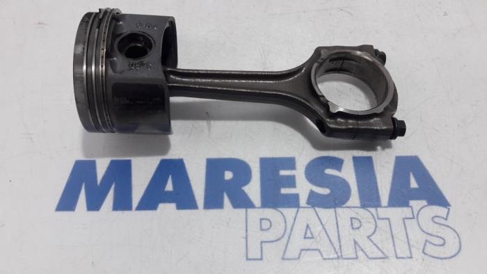 Gebruikte Zuiger Fiat 500 (312) 1.2 Prijs € 40,00 Margeregeling aangeboden door Maresia Parts