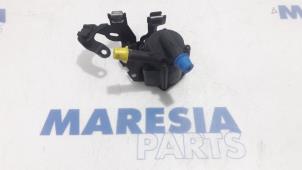 Gebruikte Waterpomp Peugeot 308 (4A/C) 1.6 16V THP Autom. Prijs € 75,00 Margeregeling aangeboden door Maresia Parts