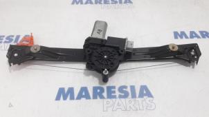 Gebruikte Ruitmechaniek 4Deurs rechts-voor Lancia Delta (844) 1.6 D Multijet 16V 120 Prijs € 50,00 Margeregeling aangeboden door Maresia Parts