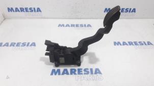 Gebruikte Sensor Gaspedaalpositie Lancia Delta (844) 1.6 D Multijet 16V 120 Prijs € 25,00 Margeregeling aangeboden door Maresia Parts