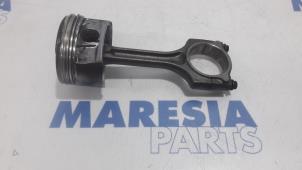 Gebruikte Zuiger Peugeot 5008 I (0A/0E) 1.6 THP 16V Prijs € 50,00 Margeregeling aangeboden door Maresia Parts