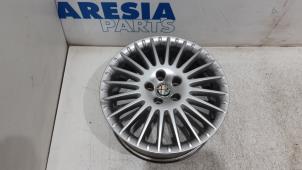 Gebruikte Velg Alfa Romeo 159 (939AX) 2.2 JTS 16V Prijs € 105,00 Margeregeling aangeboden door Maresia Parts